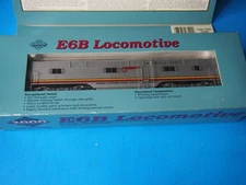 LIFE LIKE PROTO 2000 #23540 UNPOWERED E6B DIESEL LOCOMOTIVE - ATSF