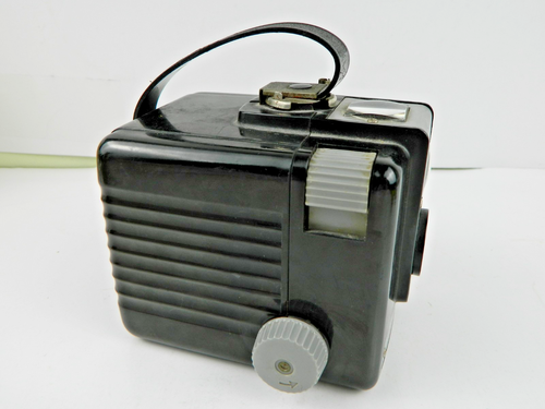 BROWNIE HAWKEYE CAMERA FLASH MODEL, BLACK BAKELITE , BY KODAK, 620 FILM, VINTAGE - Picture 2 of 11
