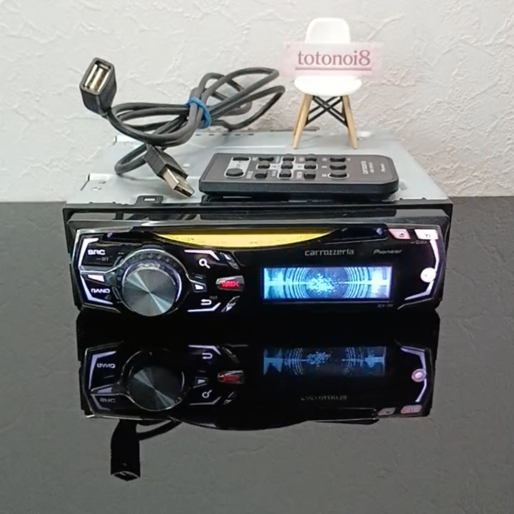 carrozzeria DEH-780 CD USBデッキ リモコン付き 送料込 Pioneer Carrozzeria DEH-780 1DIN CD Player MIXTRAX AUX USB Remote