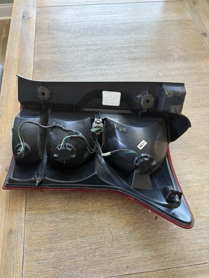 Luz trasera izquierda conductor Suzuki XL-7 2007-2009 fabricante original Foto 4 de 4