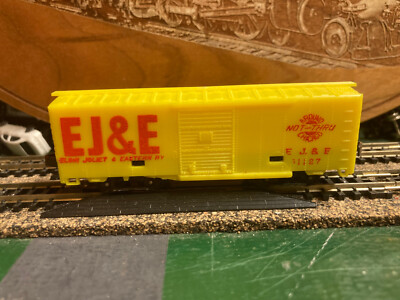 RAPIDO 200 SERIES N SCALE EJ&E BOXCAR