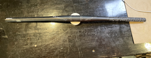 Easton EC90 Taperwall carbon fiber handlebar 31.8 mm 720 mm long 9 degree