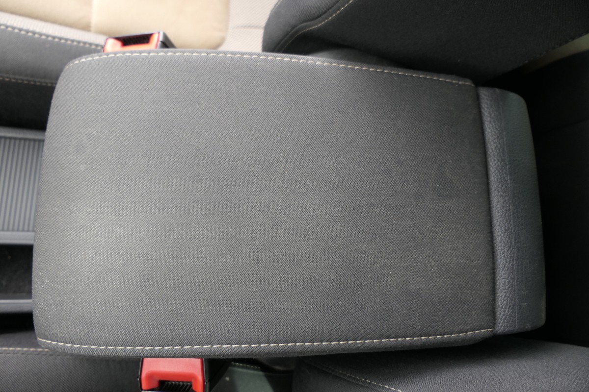 VW Golf Plus Mittelarmlehne Armlehne Lehne Mitte Original 