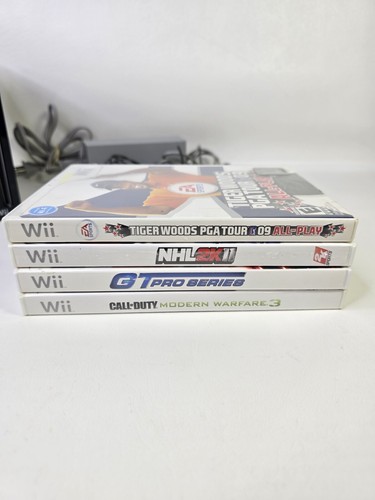 Console Nintendo Wii Nera RVL-001 Bundle 4 Giochi Telecomando Cavi Nunchuck Testato - Foto 4 di 14