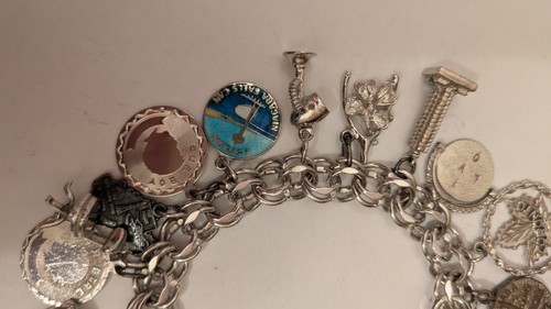Vintage Sterling Silver Charm Bracelet with 18 Charms - Picture 5 of 7