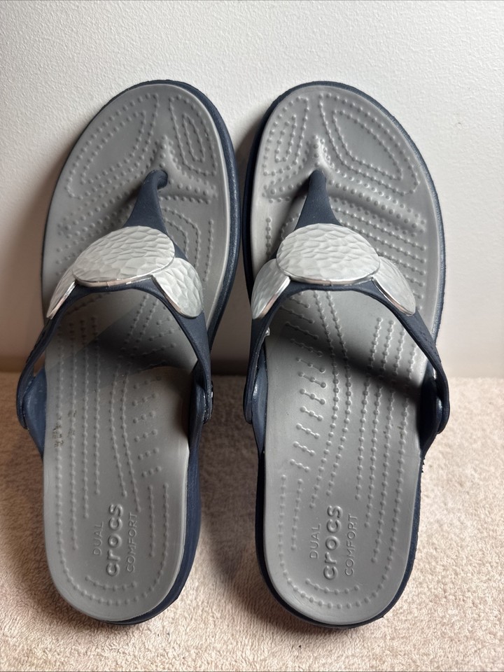 CROCS Hammered Circle Rings Brown Wedge Sandals Size W6