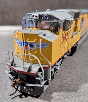 ATHEARN TSUNAMI2 US-Lok  'Union Pacific'  SD70M DCC / Sound / Licht in Spur H0