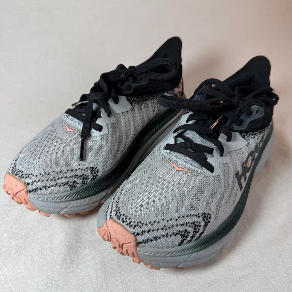 Zapatos para correr Hoka One One® para mujer 6,5 B Challenger ATR 7 en Harbor 1k Foto 3 de 4