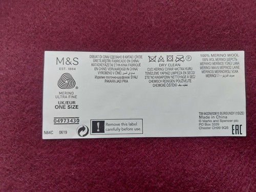 M&S Unisex Burgundy Extra Fine Merino Wool Scarf BNWT RRP £29.50 - Picture 3 of 3