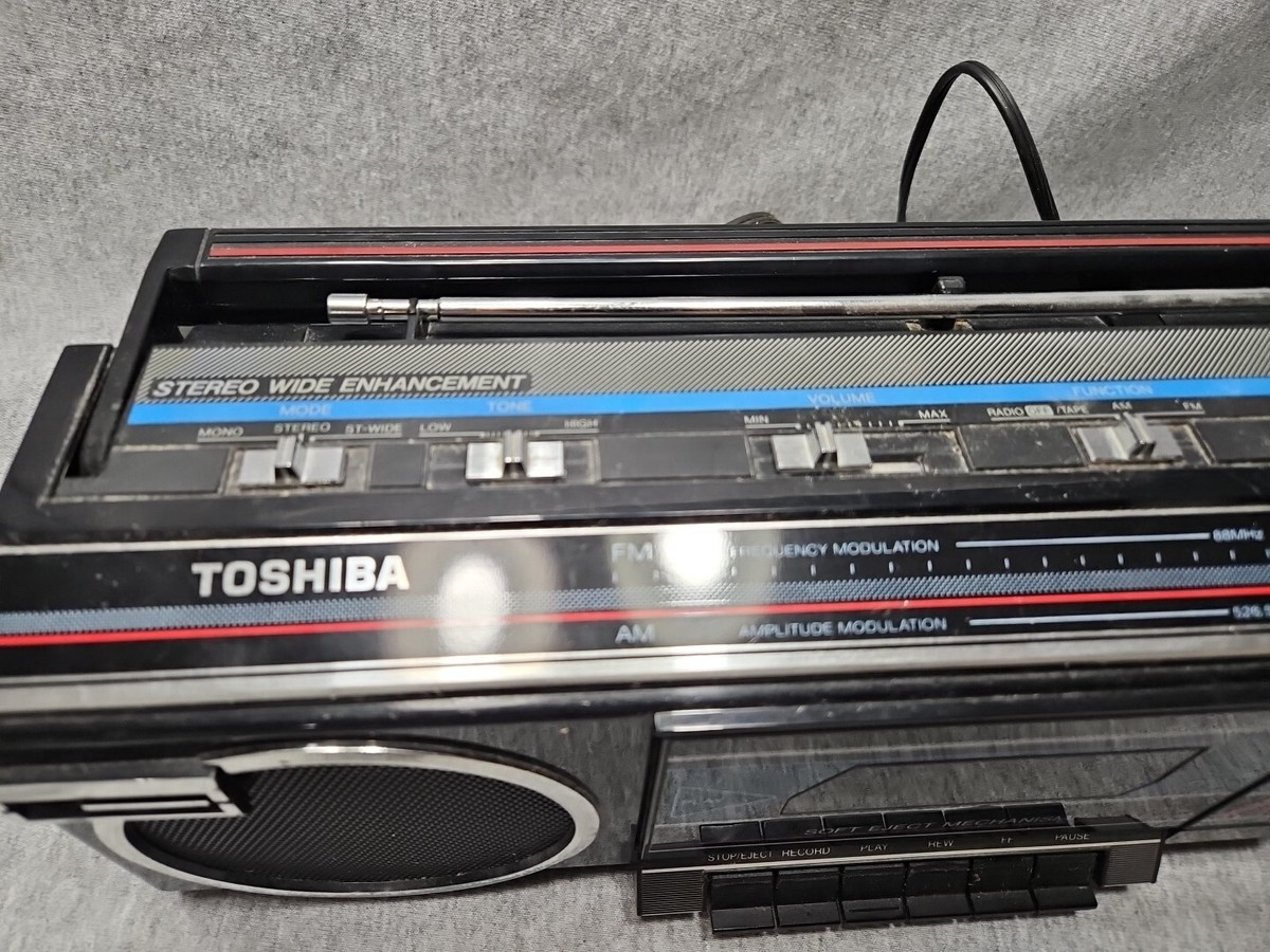Vintage Toshiba RT-8016 AM FM Radio Cassette Player Recorder