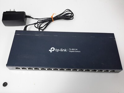 LOT OF (4) TP-LINK NETGEAR DLINK SWITCHES & USB HUB WITH AC ADAPTERS