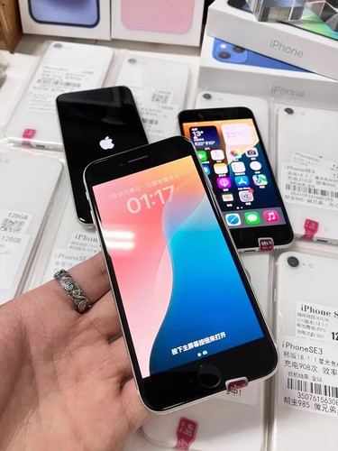 Apple iPhone SE 3rd Gen 2022 Fully Unlocked GSM/CDMA 5G SmartPhone 64GB 128GB - 第 2/16 張圖片