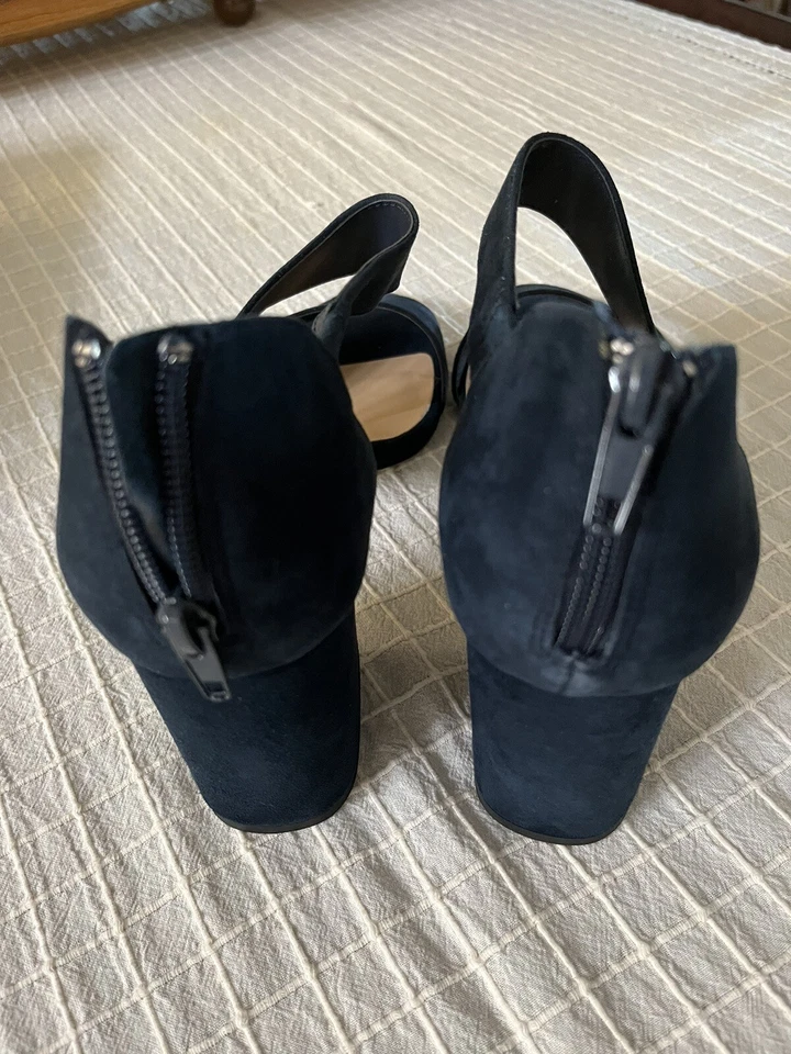 Bella Vita Suede Shoes Zippered Back NIB - 11 - Image 4 of 4