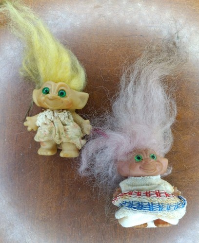 2-VINTAGE 1960's Trolls 3" tall. Brilliantly Green Eyes. Pink And Yellow Hair. c - Bild 4 von 18