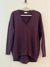 Aritzia Wilfred Husk Knit V Neck Oversized Sweater. Size XS Excellent Condition