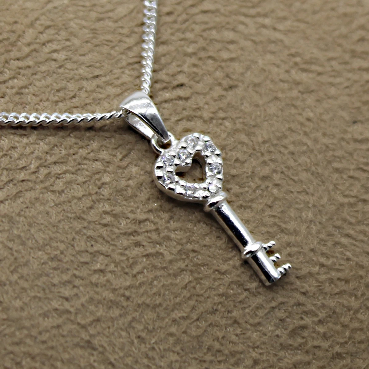 Pendentif Argent Massif Carré Ajouré Avec Zirconiums – Bijou D’occasion