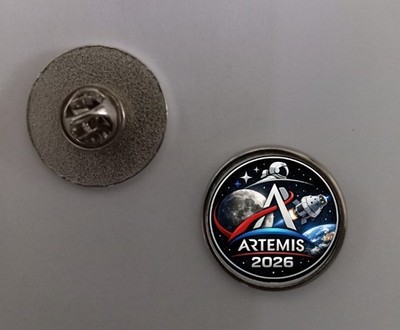 2,4 CM Artemis 2026 Space Moon Mission NASA Pin Anstecker