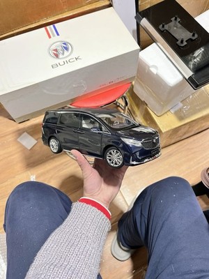 1:18 Scale GM Buick GL8 Avenir 4-Seat Super Luxurious Minibus Van Diecast Model