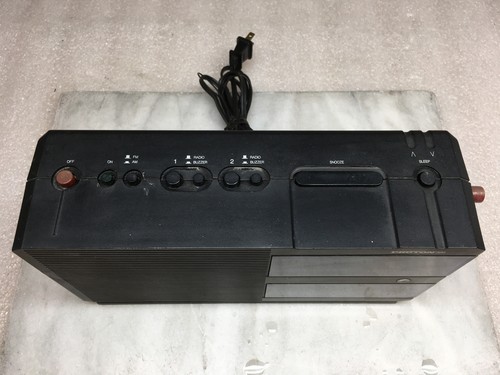 Vintage Black Proton Model 320 Digital AM FM Dual Alarm Clock Radio Works - Picture 3 of 8