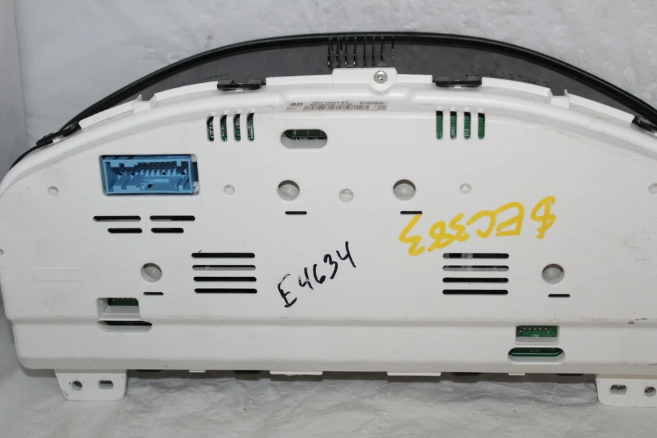 Cuadro de instrumentos velocímetro indicadores del panel de instrumentos Ford Fusion 2007 166.742 millas Foto 2 de 4