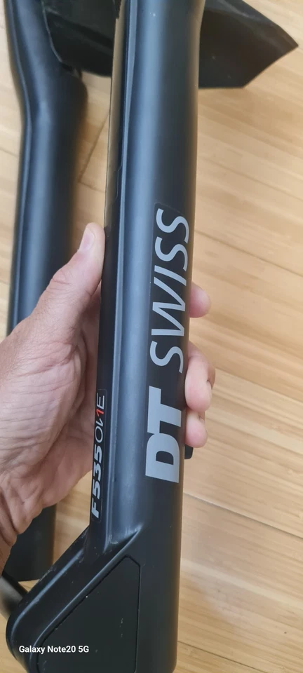 Forcella 29 Boost DT SWISS F535 ONE 160MM - Immagine 3 di 4