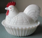 Westmoreland Hen On Nest Milk Glass Red Comb 5.5" Split Tail, VTG 1 Small Nick