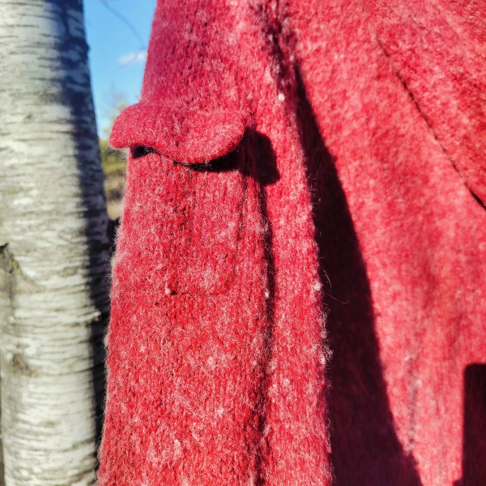 Suéter Tilt XL Mezcla de Lana Deble Con Capucha Cierre Magnético Rojo Carmesí Difuso Acogedor Foto 4 de 4