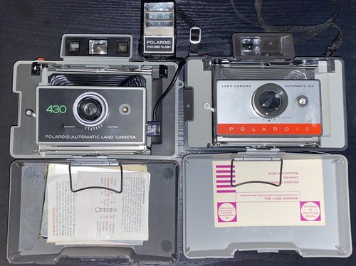 (2) Polaroid Auto 104 Land Camera & 430 - Picture 2 of 3