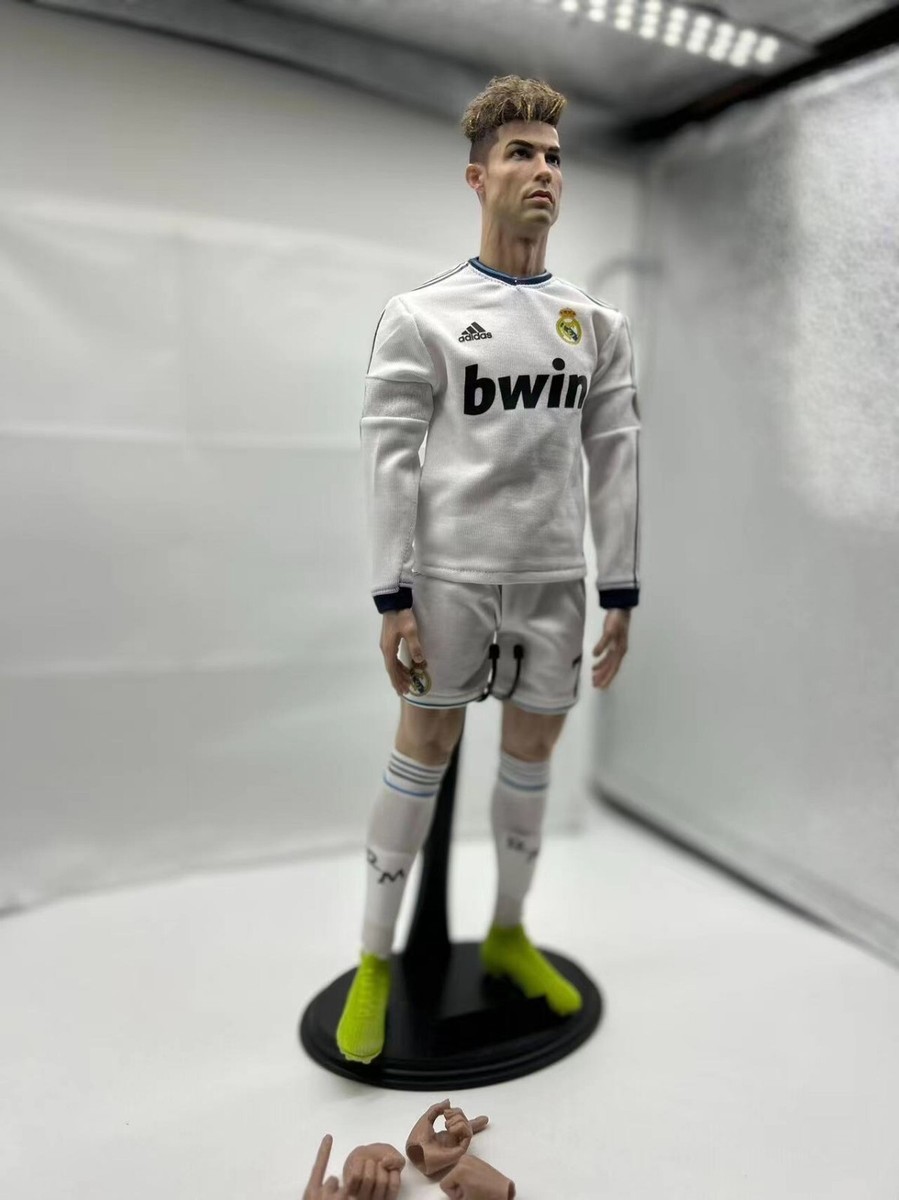 ロナウド　フィギュア　1/6 スーツ　RONALDO ロナウド フィギュア 1/6 スーツ RONALDO - メルカリ