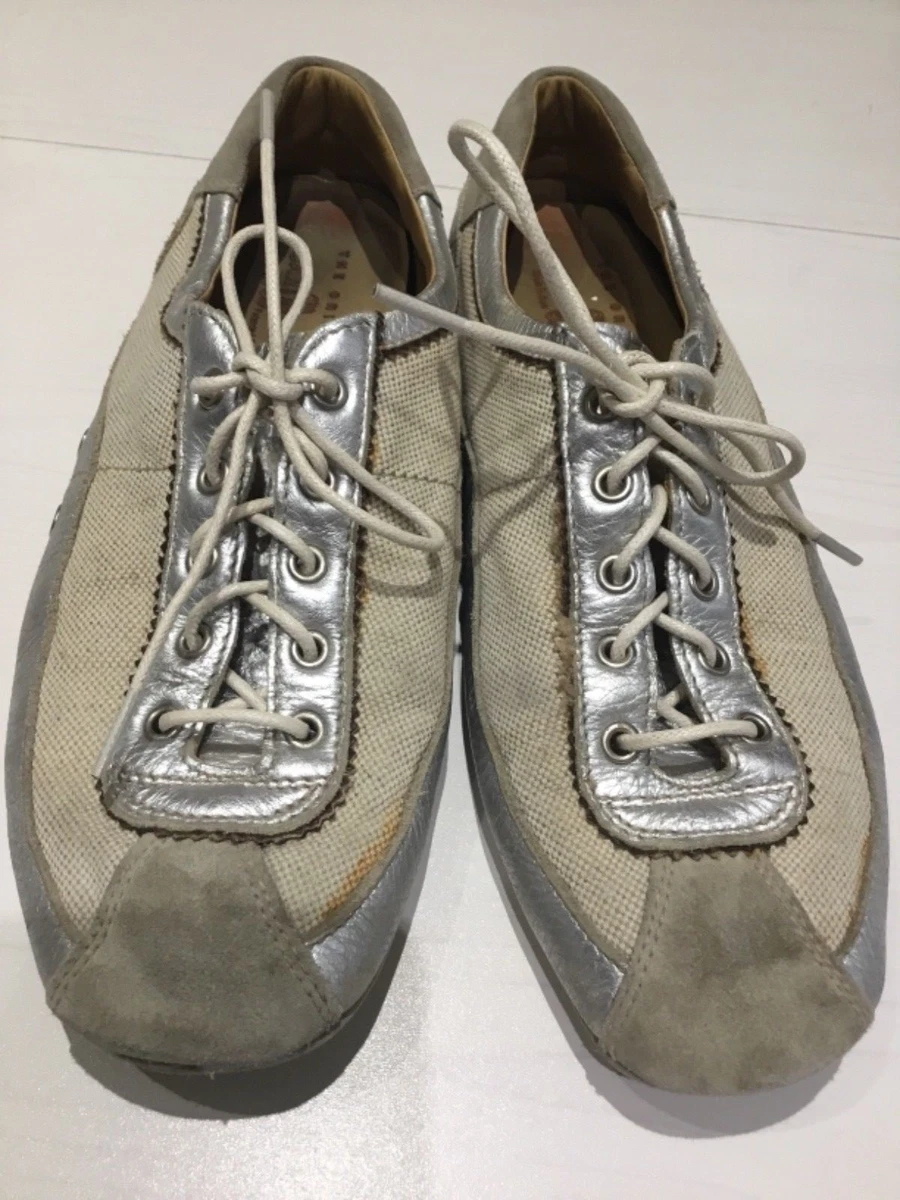 Sneakers car best sale shoe