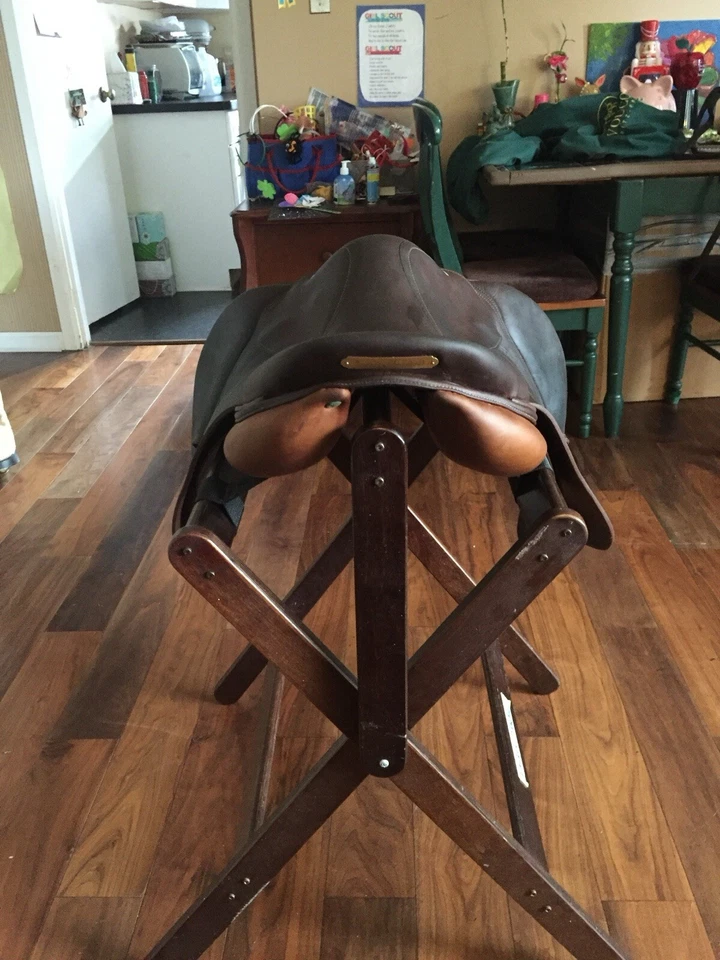 "Silla de montar Devoucoux Biarritz de 17""" Foto 3 de 4