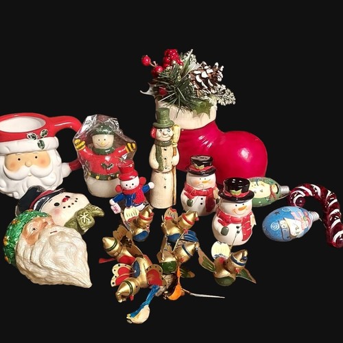 Christmas Lot Figurines Santa Mug Ornaments Candle Floral Arrangement Planter - Picture 6 of 9