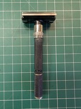 Gillette  Adjustable Black Beauty Safety Razor F1 Date Code Long Handle 