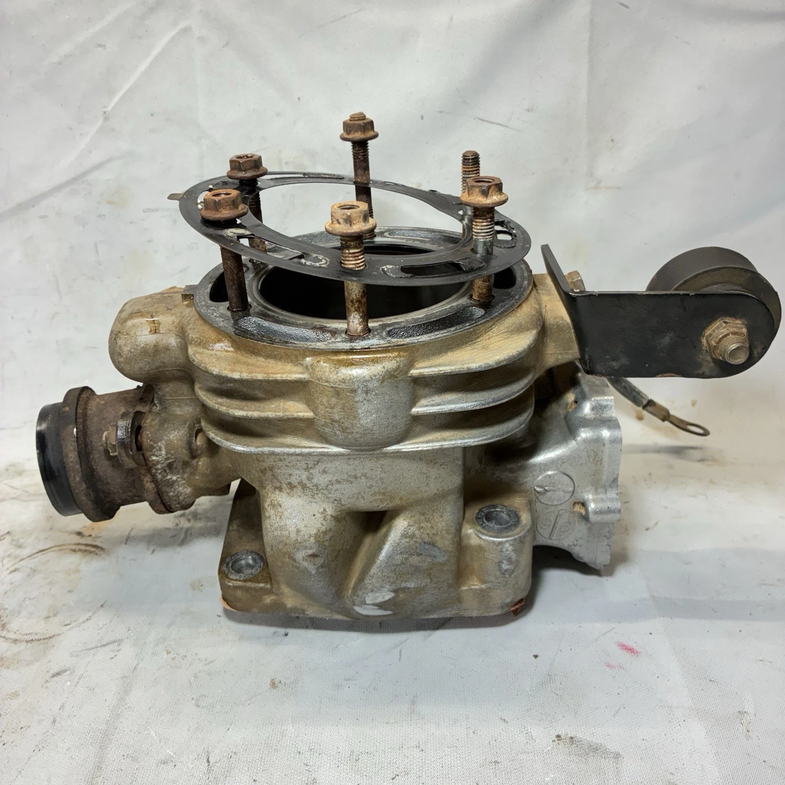 96-98 1997 Sport Xplorer 400L OEM Engine Top End Cylinder Barrel Jug 3085276