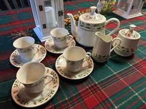 Home for the Holidays Holly Holiday Pattern 13 Piece Tea Set ~ NEW IN BOX
