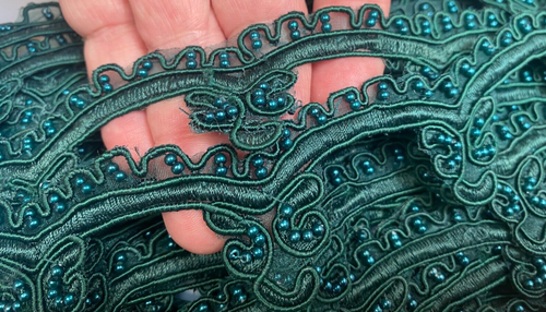 embroidered scallop soutache hand sewn trim 1.5" glass beads forest green 1yd - Picture 2 of 6