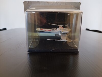 Star Wars - Nave espacial X-Wing fighter. No acrílico original que mede...