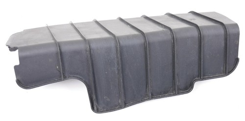 Audi A4 8W B9 2.0 TDI Avant 2016 Hinterachse Steinschutz rechts 8W0505416D