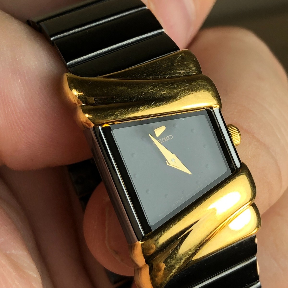 Vintage Seiko Women 4N00-6591 Gold Black Asymmetrical Quartz Vintage Seiko Women 4N00-6591 Gold Black Asymmetrical Quartz