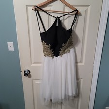 Blondie Nites By Stacy Sklar Gold Embroidered Strappy Fit & Flare Size 13