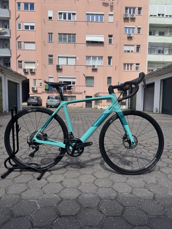 Bianchi Infinito CV 55cm Ultegra Carbon Road Bike