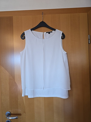 comma Edles Blusenshirt cremefarben Gr. 38  NEUWERTIG Pailletten am Ausschnitt 