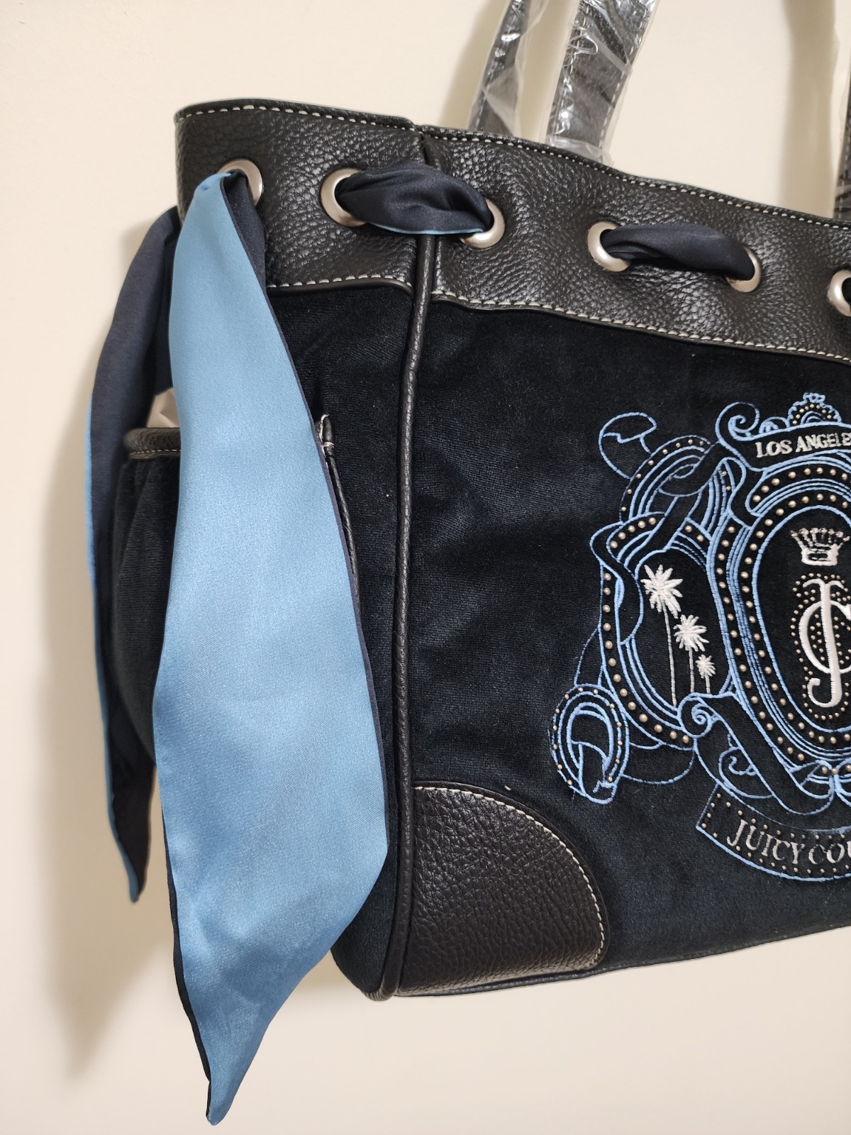 Juicy Couture Daydreamer black & blue crest handbag bag BNWT *RARE* image 6