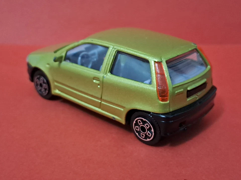 BURAGO - FIAT PUNTO (1993) - 1:43 - Immagine 3 di 4
