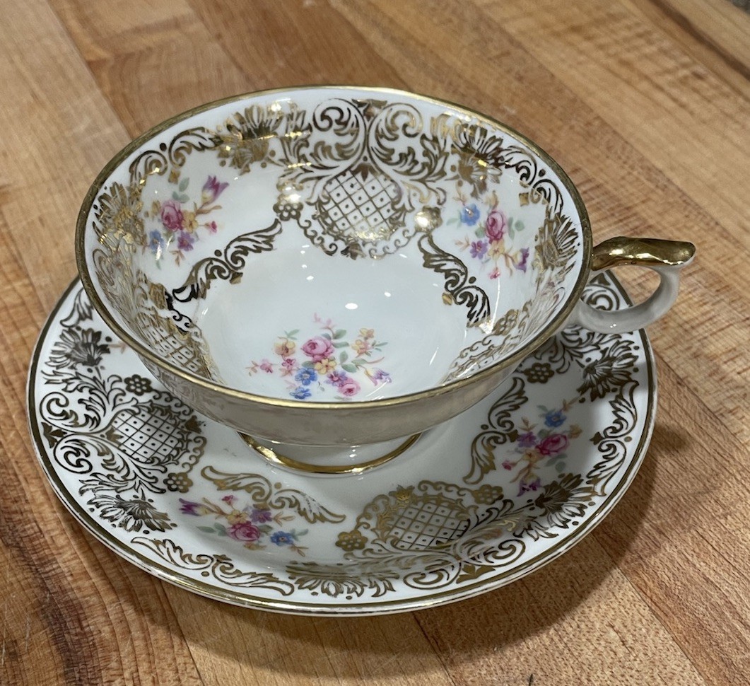 Vintage Porcelain Bavaria Elfenbein Porzellan Teacup & Saucer