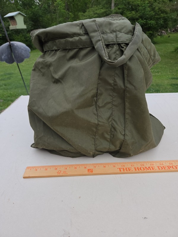 BAG FLYER'S HELMET NYLON 1978 CONTRACT NO. 8081-78 NSN 8415-00-782-2989
