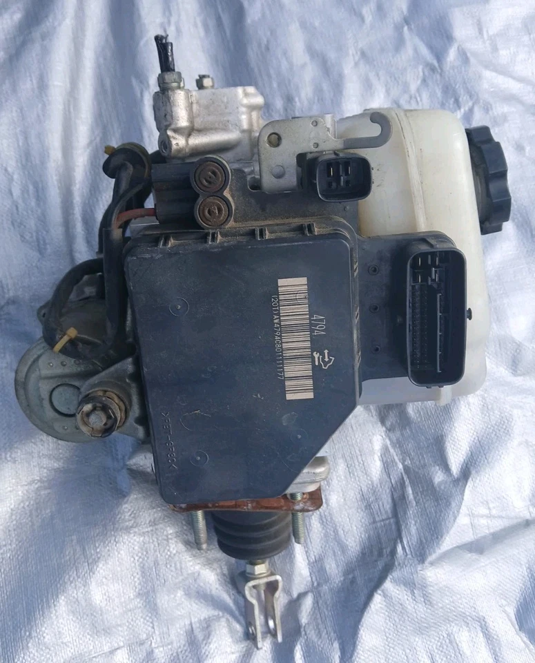 Hummer H3 2006-2010 ABS bomba de freno antibloqueo y cilindro maestro con depósito OEM Foto 3 de 4