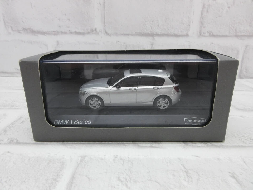 Modellino auto 1:43 PARAGON BMW serie 1 Hatchback Glacier Silver pressofuso - Immagine 4 di 4