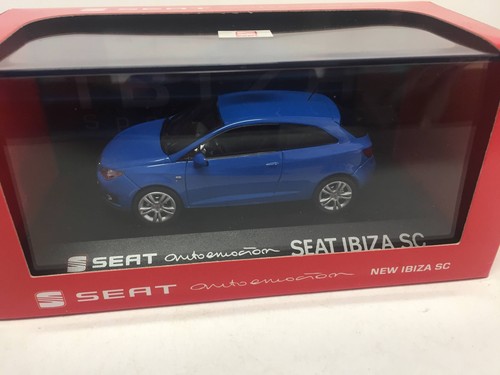 #09 Seat Ibiza SC color azul 1:43 IXO Fischer diecast - Imagen 3 de 3