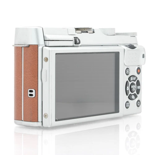 Fujifilm X-M1 16.3MP Digital Camera Only Body with Charger - 95% New - Picture 2 of 9